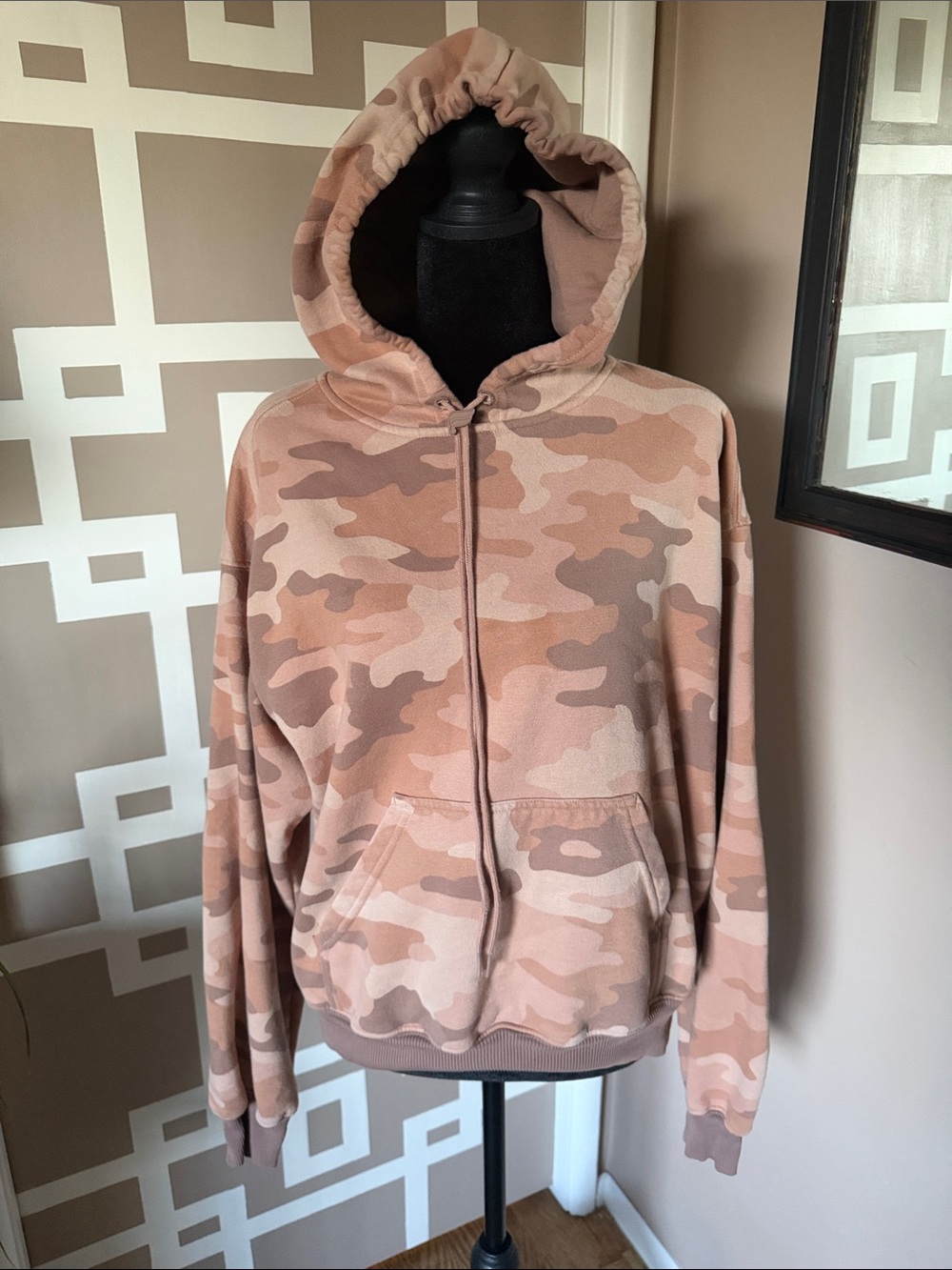 Fabletics Forever Fleece Hoodie in Light Brown/Pink Camo Sz L